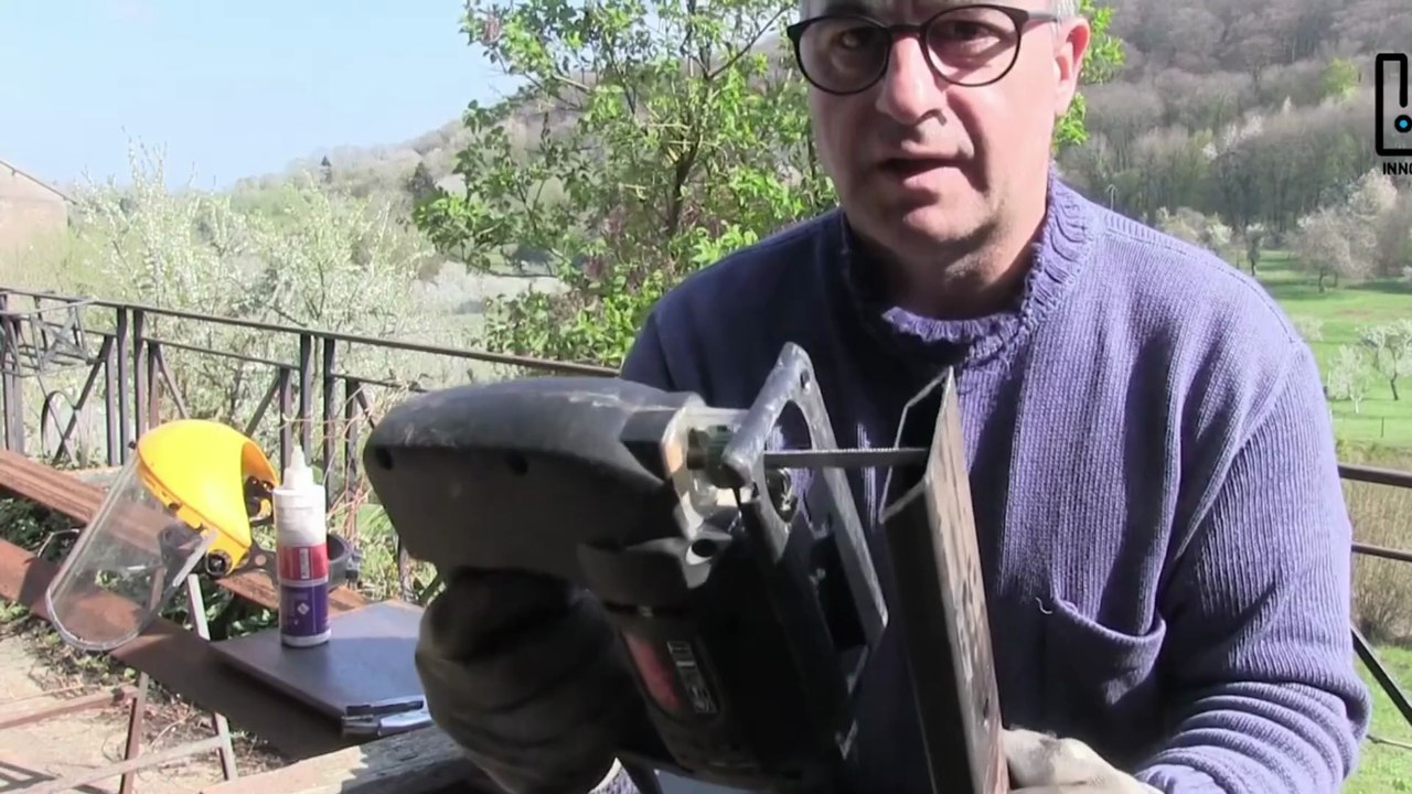 Comment couper du métal avec une scie sauteuse ? Fonctionnement et utilisation d'une scie sauteuse pour découper du métal.