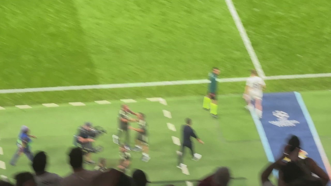 Vinicius Jr. shows frustration after Real Madrid Champions League debut off the bench