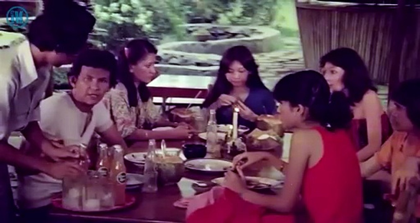 Antara Dia Dan Aku (1979)