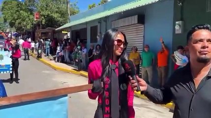 Coordinador de pelotón impide a palillonas dar entrevistas 'porque están cansadas'