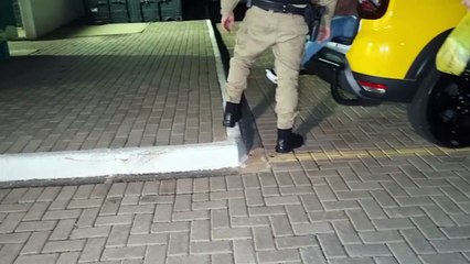 Rocam detém jovem e apreende drogas em ação contra o tráfico no Bairro Universitário