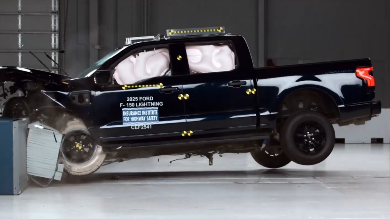 2025 Ford F-150 Lightning im IIHS-Crashtest – Sicherer Koloss oder Sicherheitsrisiko hinten?