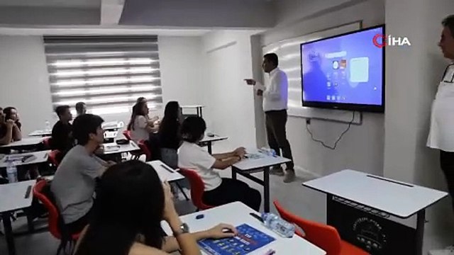 Öğrencilere ücretsiz eğitim ve kütüphane desteği