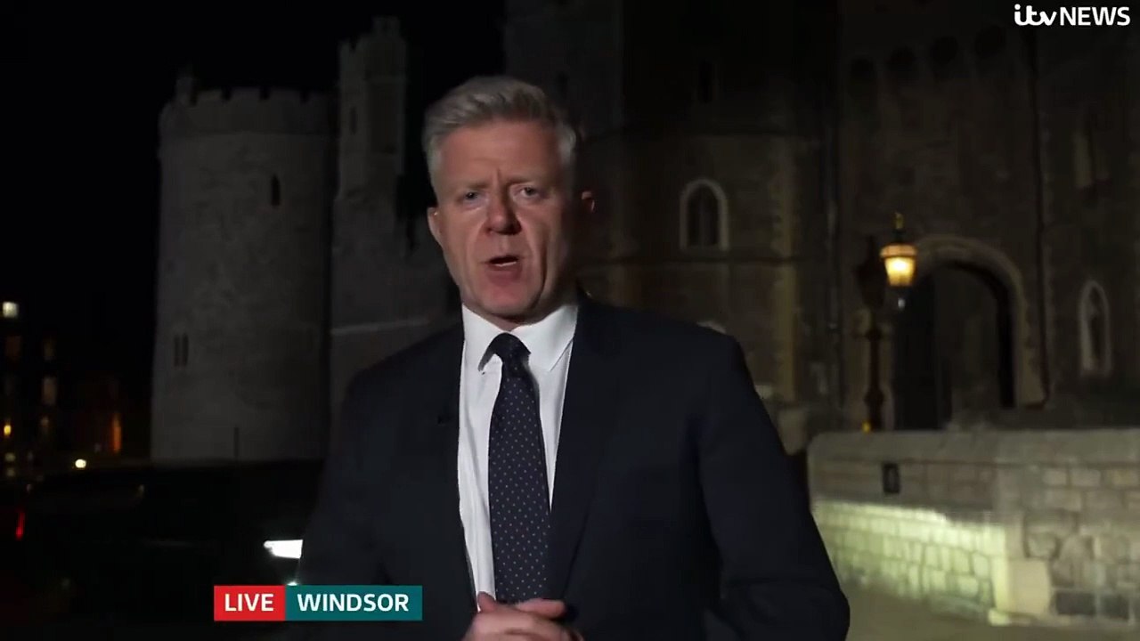 Des militants ont projeté hier soir des images de Donald Trump et de Jeffrey Epstein sur une tour du château de Windsor, où le président américain est accueilli aujourd’hui lors d’une visite d’Etat - VIDEO