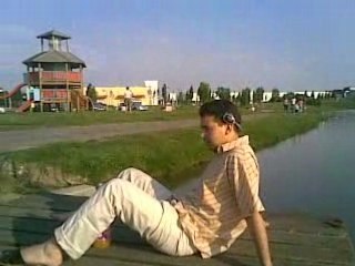 Ou est l'arabe quand il fait beau apart au commisariat?lol