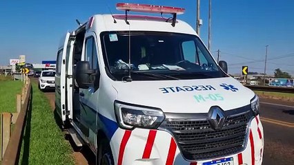 Strada e caminhão batem na BR-277 e deixam fluxo lento nas imediações do Trevo do Guarujá