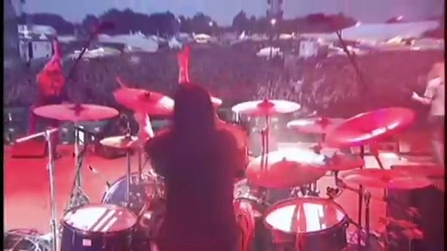 Le groupe At the Gates chante Slaughter Of The Soul en live