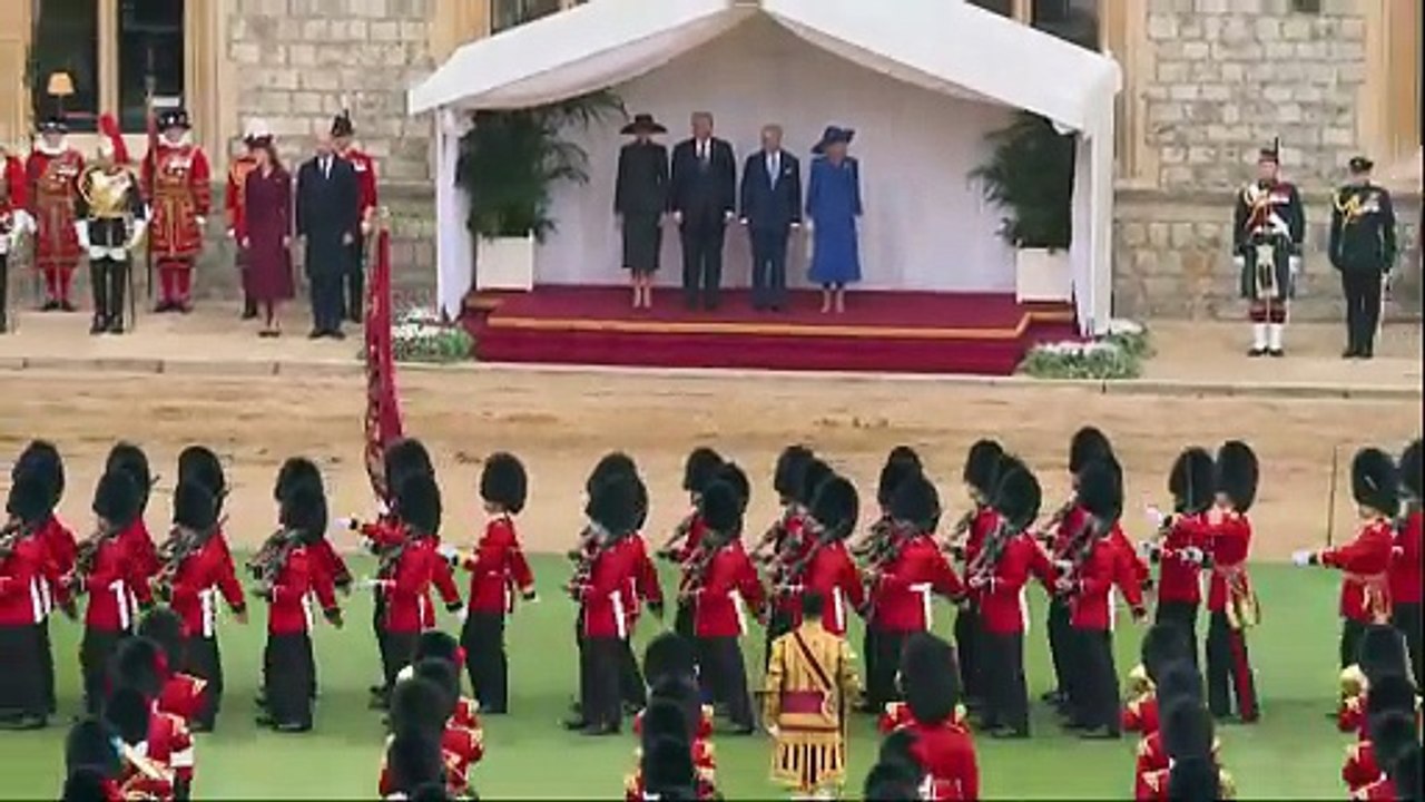 Procession arrives at Windsor Castle