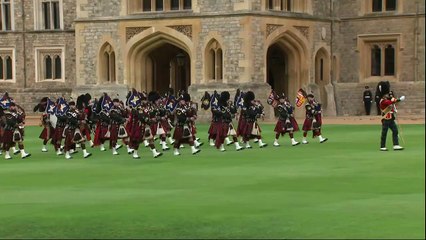 Bagpipes played during Donald Trump's ceremonial welcome