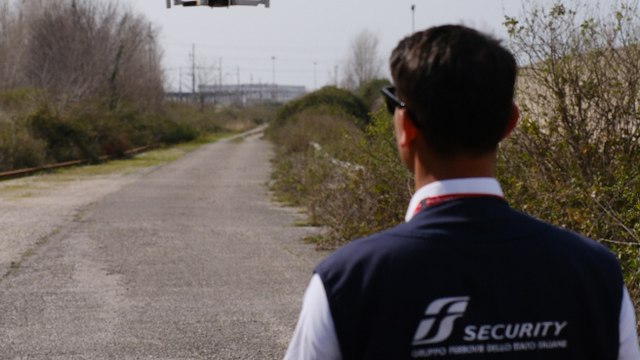 I droni di Ferrovie per monitorare stazioni e binari: l’accordo con l’Enac (in aree difficili)