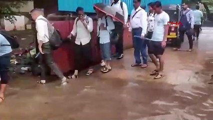 Hindistan felaketi yaşıyor! 15 kişi öldü