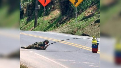 VIDEO | Heroico soldado arriesgó su vida para evitar que un cilindro explotara en Cauca