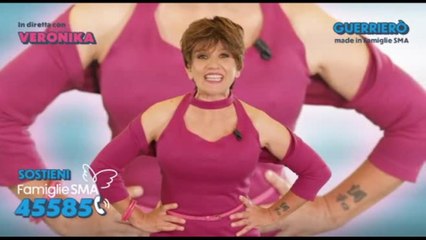 Veronika presenta Guerrierò, Lucia Ocone nella campagna Famiglie Sma
