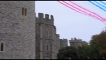 Le acrobazie delle Red Arrows mentre sorvolano il Castello di Windsor