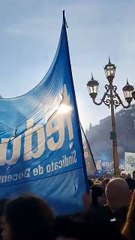 Así festejaron los manifestantes tras el rechazo a los vetos de Milei