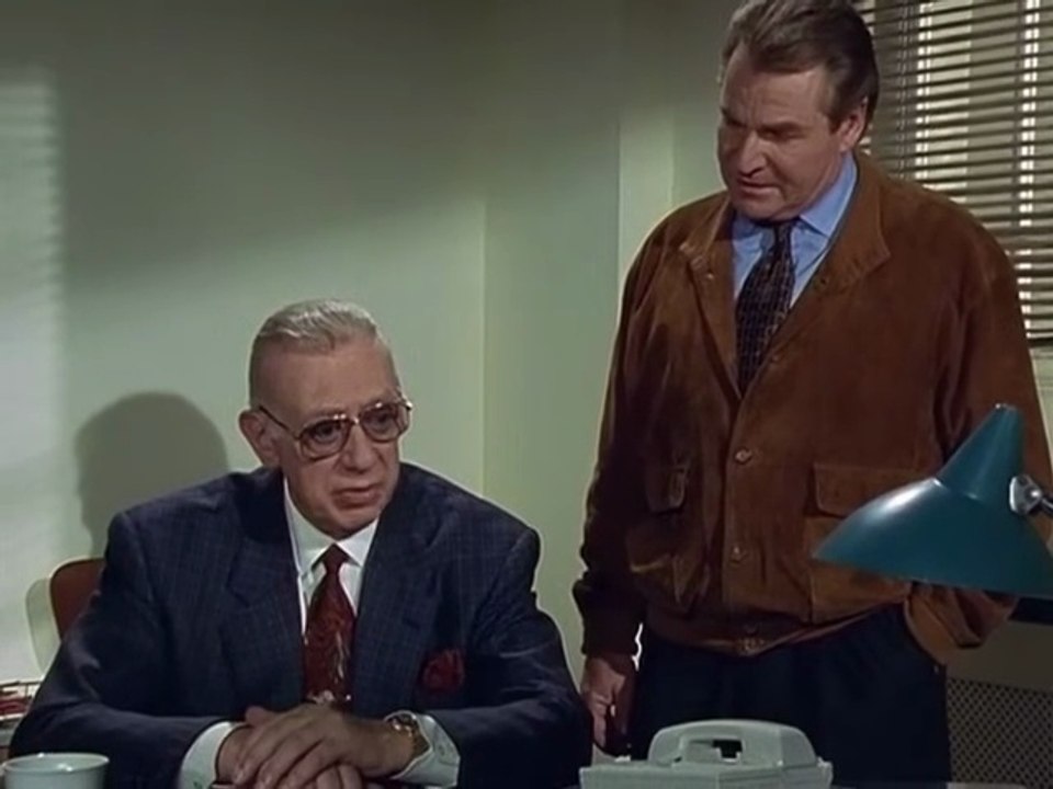 Derrick - Folge 269 - Verlorener Platz