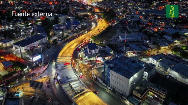 Abinader supervisa personalmente esta noche la construcción del paso a desnivel en la Prolongación 27 de Febrero con Isabel Aguiar