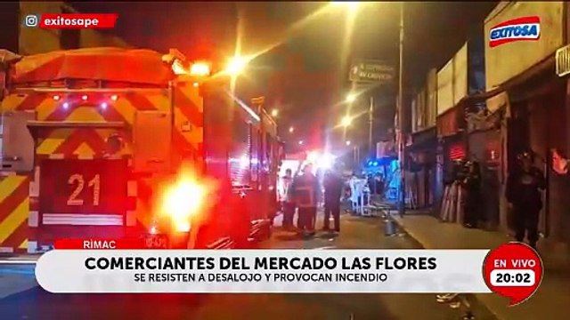 Reportan incendio en mercado Uniflor: Siniestro habría sido provocado por comerciantes