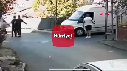 Ümraniye'de iddiaya göre trafikte tartıştıkları kişiyi dövmek için gelip annesini darbettiler