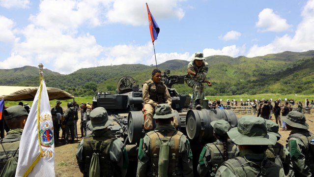 Venezuela muestra Aviones y Tanques