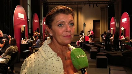 Visitatori truccati come gli attori alla Milano Beauty Week