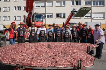 132 kilos de viande : la plus grande entrecôte du monde vient de Mayenne