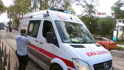 İstanbul'da feci kaza: Tramvayın altında kaldı