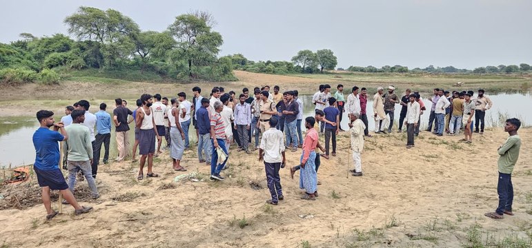 क्वारी नदी में नहाने गए बच्चे का अभी तक नहीं लगा सुराग