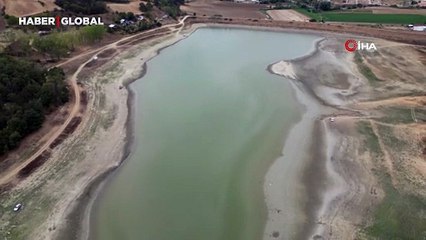 Tekirdağ'daki gölet kurumaya yüz tuttu: Kıyılarda geniş çatlaklar