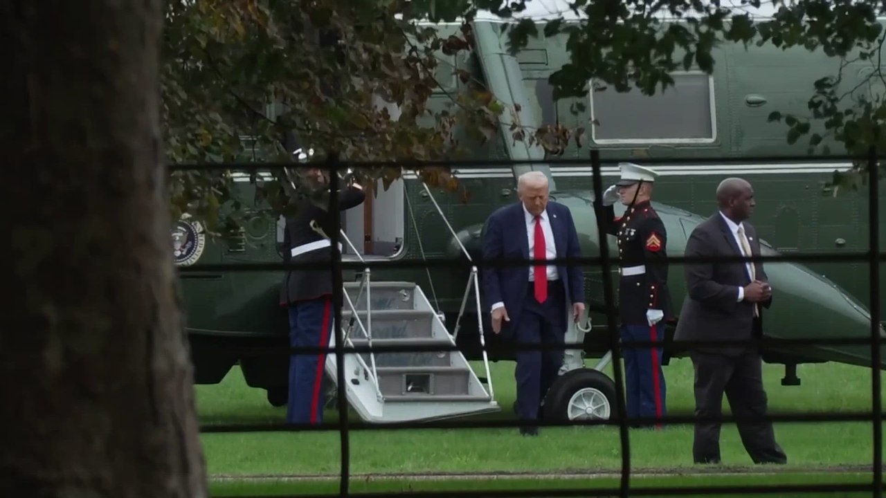 Trump arrives at Chequers, greeted by Starmers and bagpipes