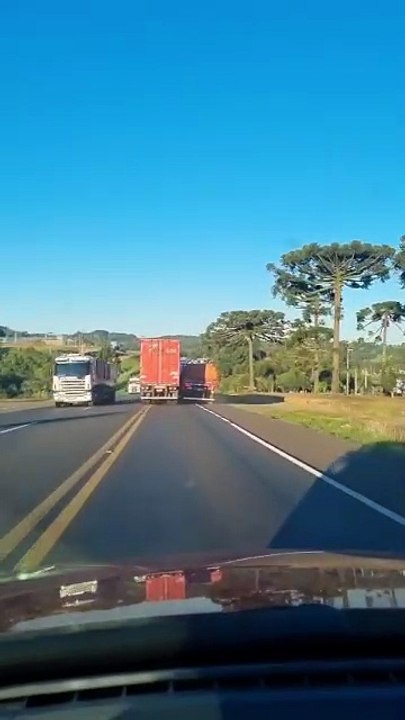 Ultrapassagem perigosa na BR-282, em SC