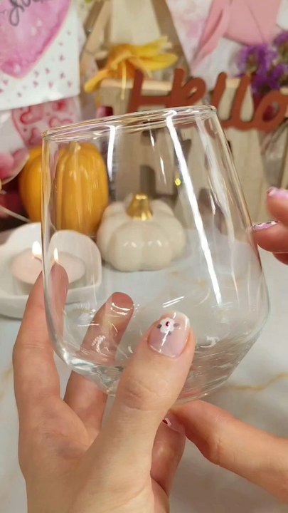 DIY Decorative Candle Tutorial via: @life_art_98Create your own cozy ambiance with this DIY Decorative Candle Tutorial. Learn step-by-step how to turn simple candles into beautiful décor pieces using easy techniques.