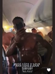 Scène insolite : Des joueurs de l'AS Monaco aperçus en caleçon sur le tarmac !