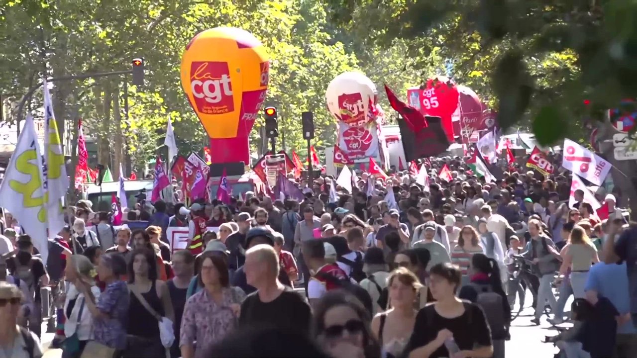 Manifestations en France contre les coupes budgétaires et pour un impôt sur la fortune