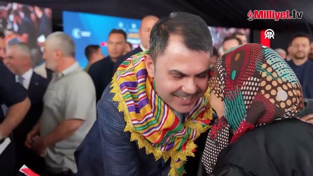 Bakan Kurum, Sındırgı'da temel atma törenine katıldı