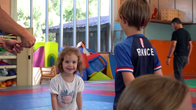 Atelier de Baby Judo pour les enfants de 2-3 ans, avec des activités de motricité et des séances d'éveil Judo