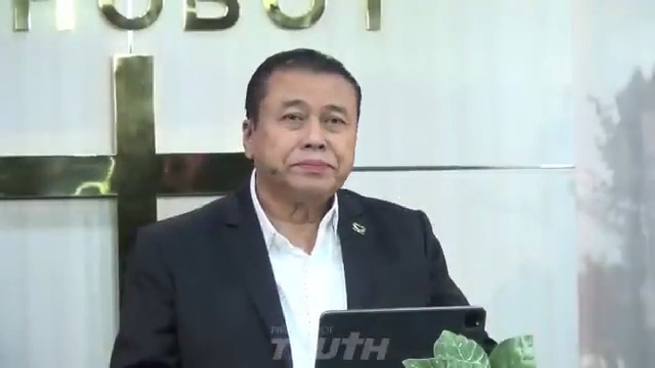 MELAWAN BADAI