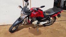 Jovem cai de moto na marginal da BR-467, em Cascavel