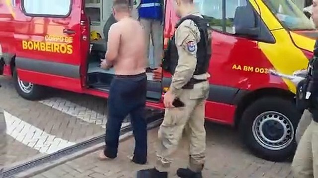 Homem que foi detido com drogas é atendido pelo Siate na delegacia e vai para UPA