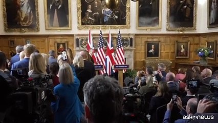 Starmer: con Trump discusso su come aumentare pressione su Putin