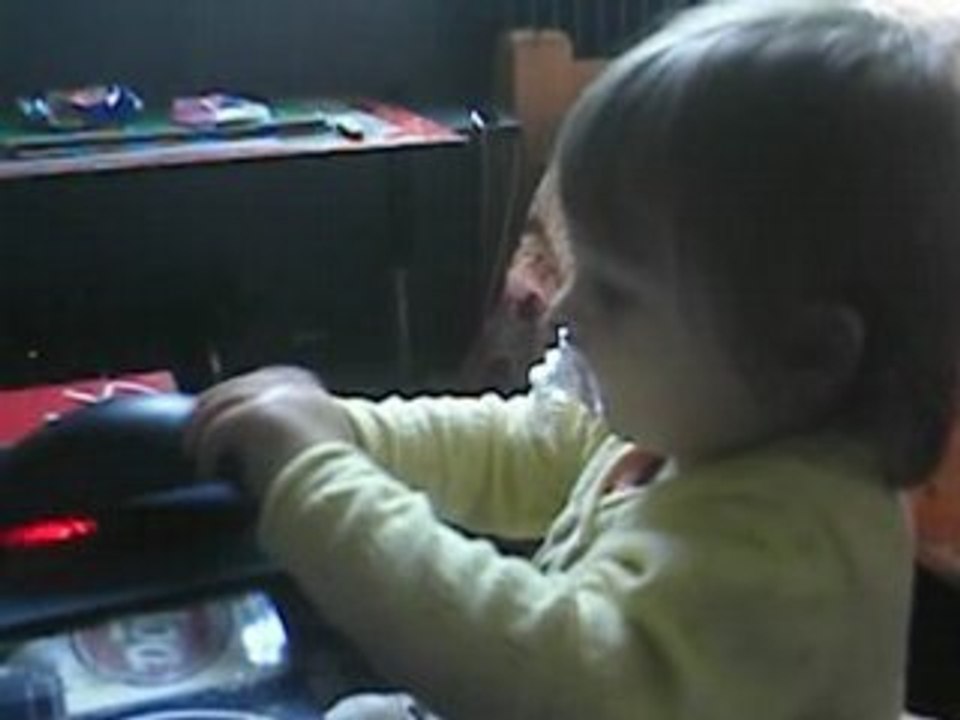 Jana is making a beat on fruity loops 7