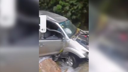 ext-Así fue como carro cae a precipicio en Cerro de la Muerte-180925