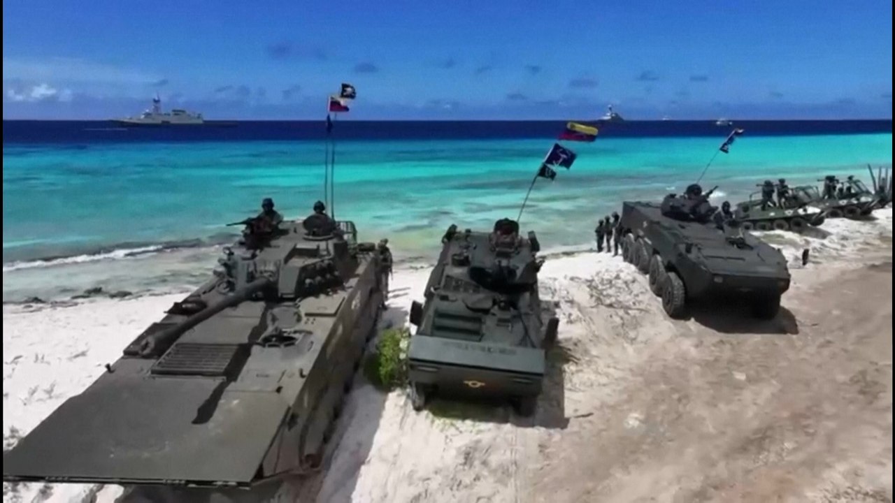 Maduro llena de tanques las paradisíacas playas de la caribeña isla de La Orchila