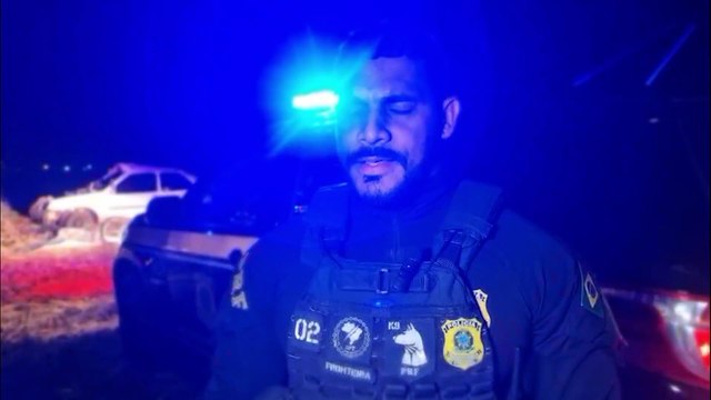 PRF detalha ação policial com apreensão de maconha e suspeito ferido após capotar carro na BR-277