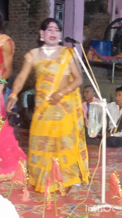 मेरी कमर बीच लहराय