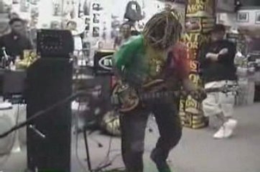 T.M. Stevens - In Store Jam Session