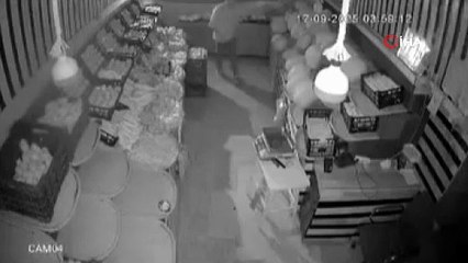 Bursa'da manavda 2 saat arayla hırsızlık!