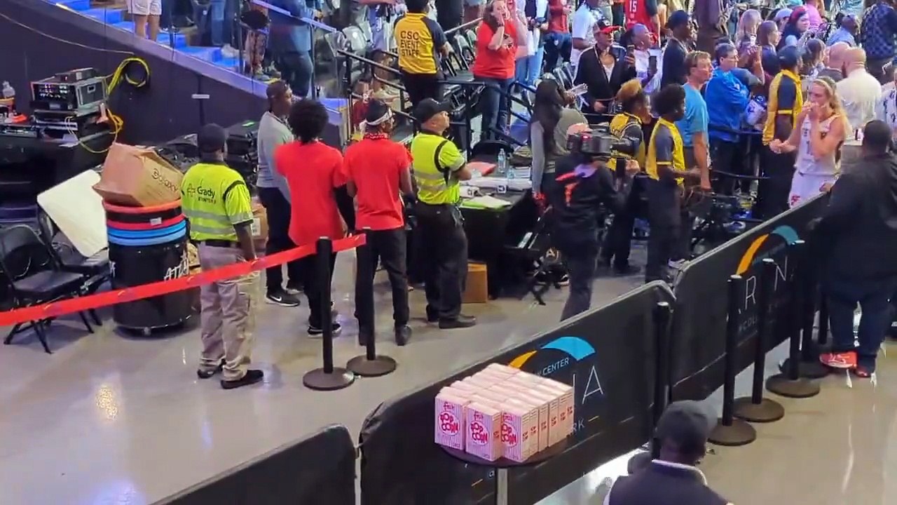 Caitlin Clark trolled the booing Atlanta Dream fans on her way out