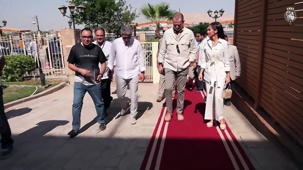 Los Reyes ponen el broche de oro a su viaje a Egipto con una visita a Luxor