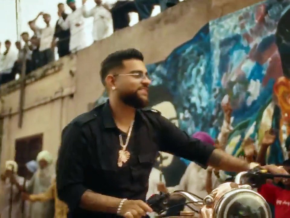 MF GABHRU! (Official Video) KARAN AUJLA _ IKKY _ Latest Punjabi Songs 2025 (1)